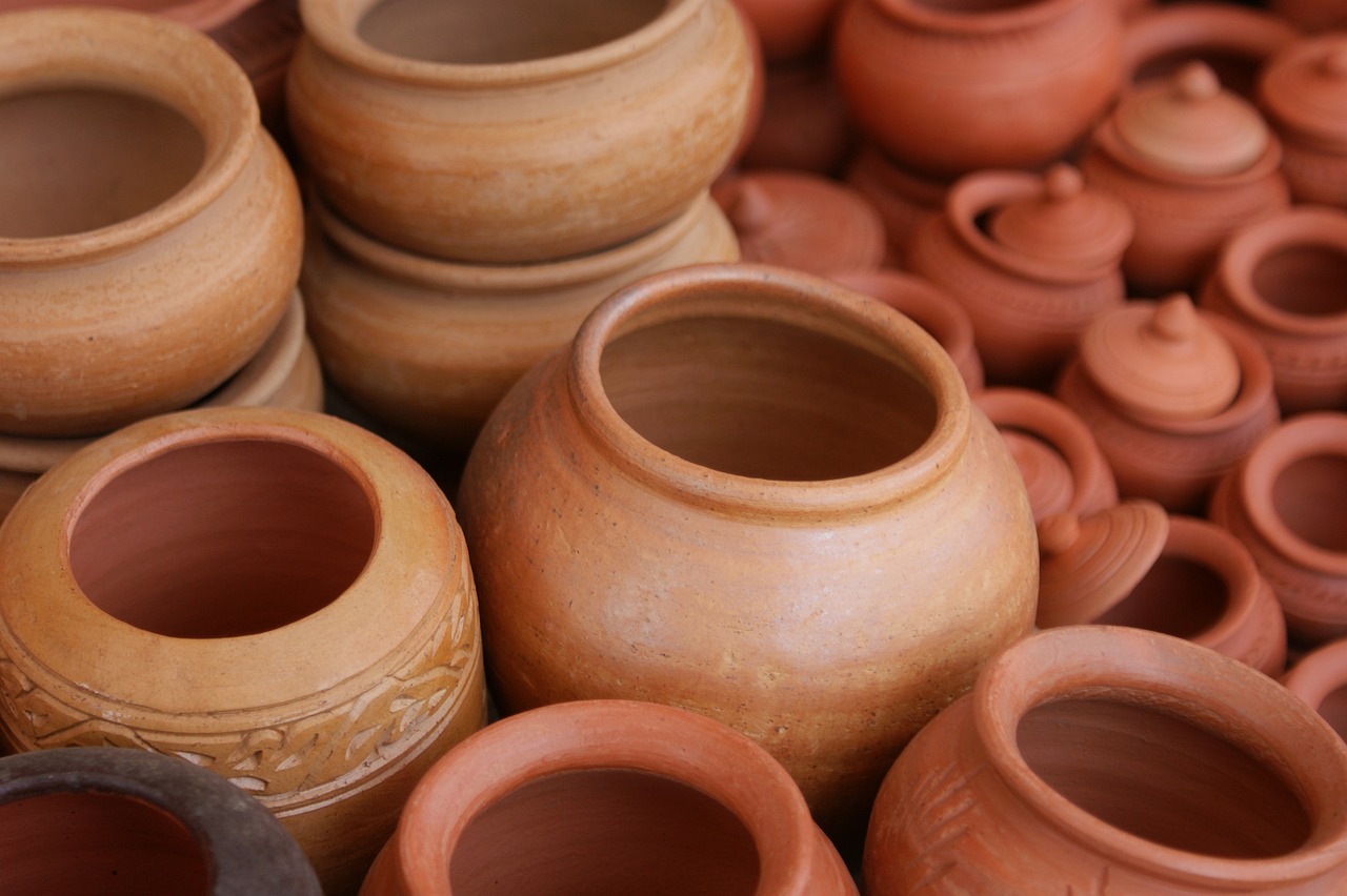 Handmade Ceramic Pottery: A Step-by-Step Guide for Beginners